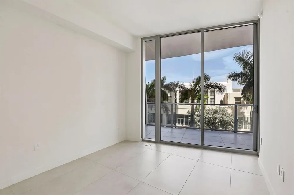 1400 BISCAYNE BOULEVARD #201 Miami, FL 33132