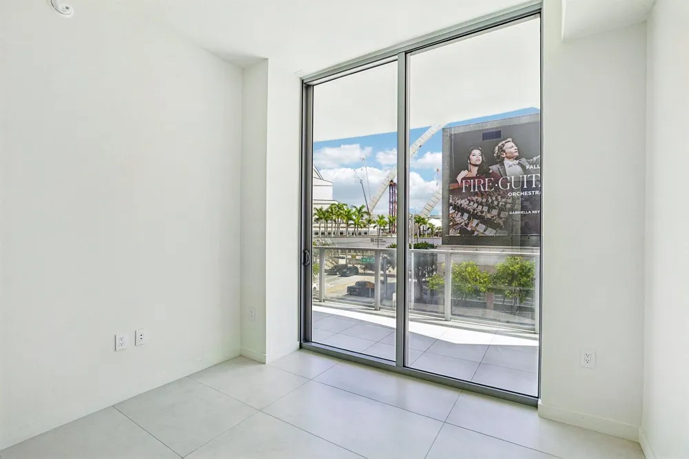 1400 BISCAYNE BOULEVARD #201 Miami, FL 33132