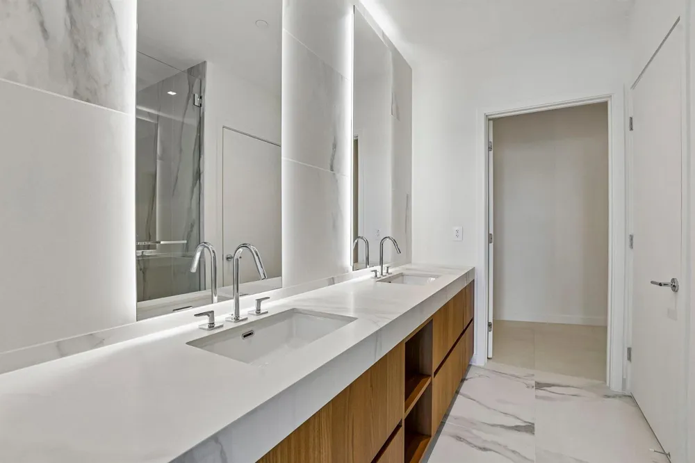 1400 BISCAYNE BOULEVARD #201 Miami, FL 33132