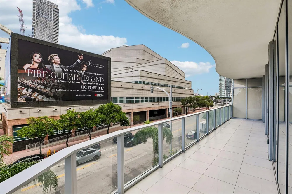 1400 BISCAYNE BOULEVARD #201 Miami, FL 33132