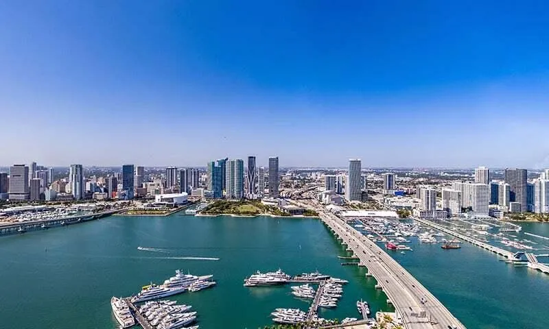 1400 BISCAYNE BOULEVARD #201 Miami, FL 33132
