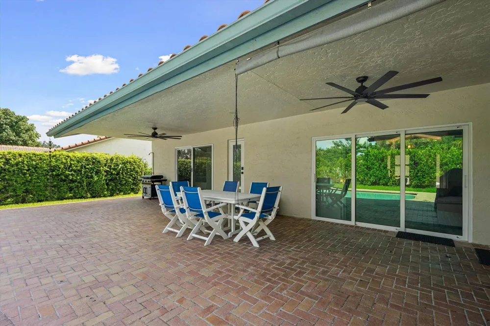 4850 NW 92nd Terrace Coral Springs, FL 33067