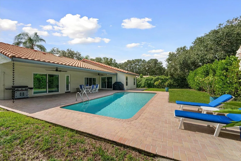 4850 NW 92nd Terrace Coral Springs, FL 33067