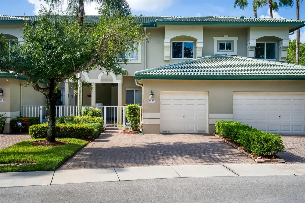 7927 Exeter Boulevard E Tamarac, FL 33321