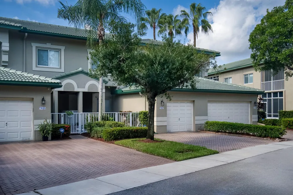 7927 Exeter Boulevard E Tamarac, FL 33321