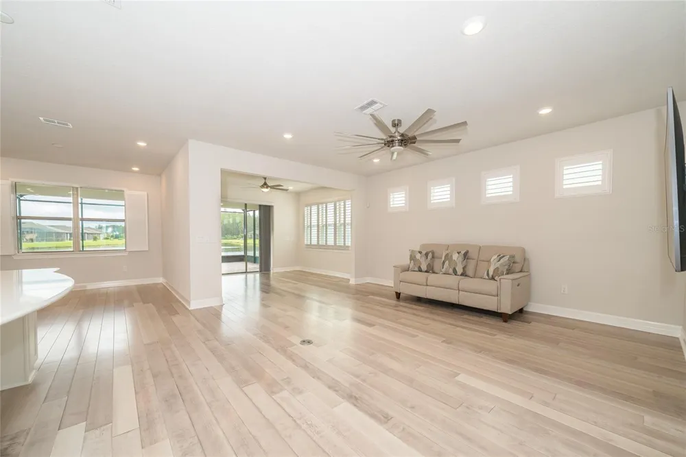 19800 SHIP WHEEL WAY Land O Lakes, FL 34638