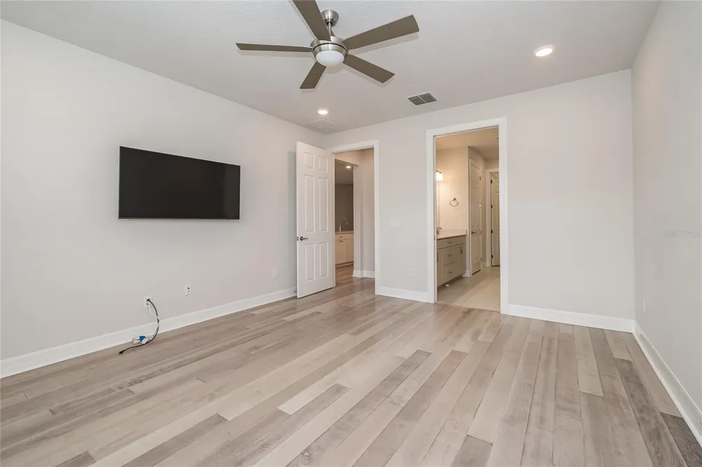 19800 SHIP WHEEL WAY Land O Lakes, FL 34638
