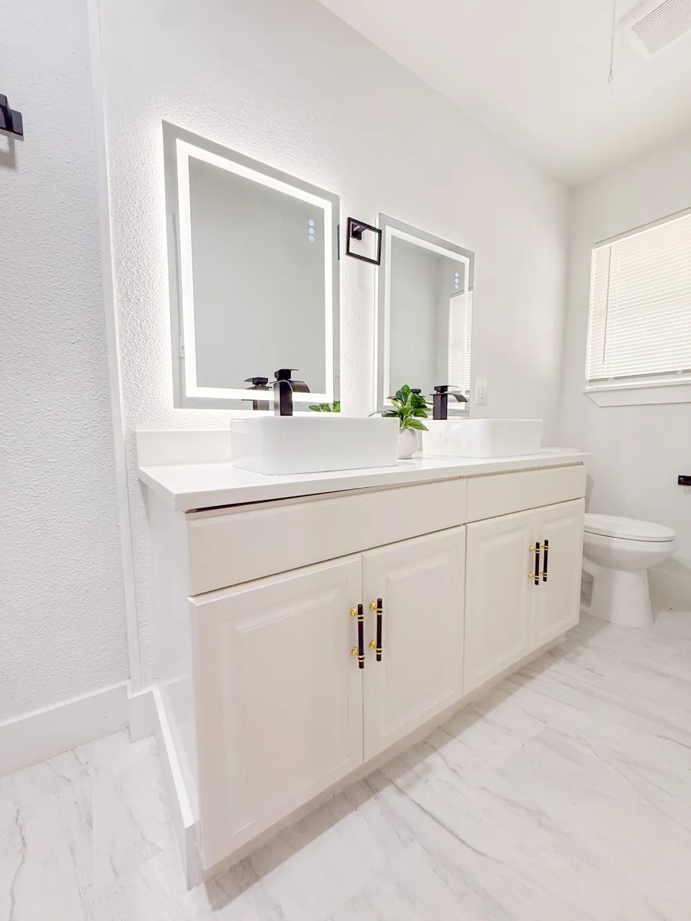 228 Hallbrook Drive Fort Worth, TX 76134