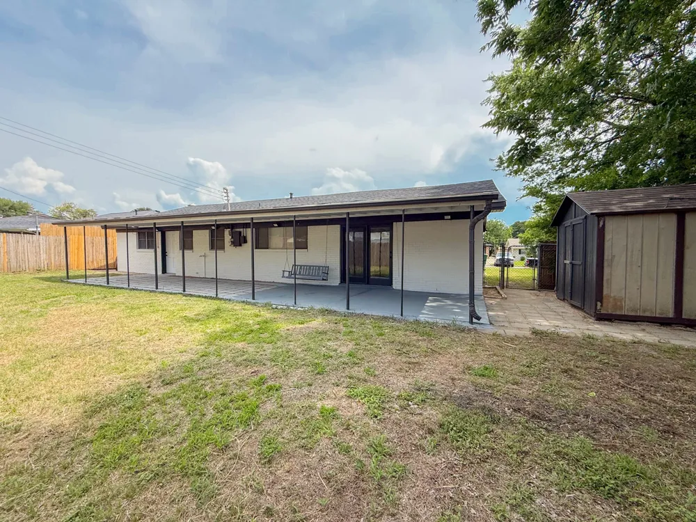 228 Hallbrook Drive Fort Worth, TX 76134