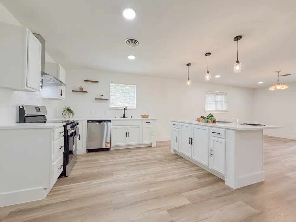 228 Hallbrook Drive Fort Worth, TX 76134