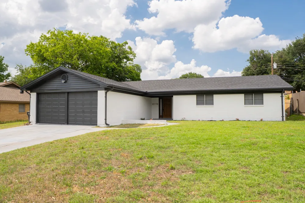 228 Hallbrook Drive Fort Worth, TX 76134