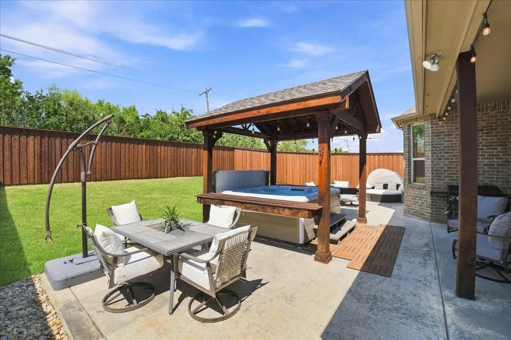 6749 Cambridge Drive North Richland Hills, TX 76180
