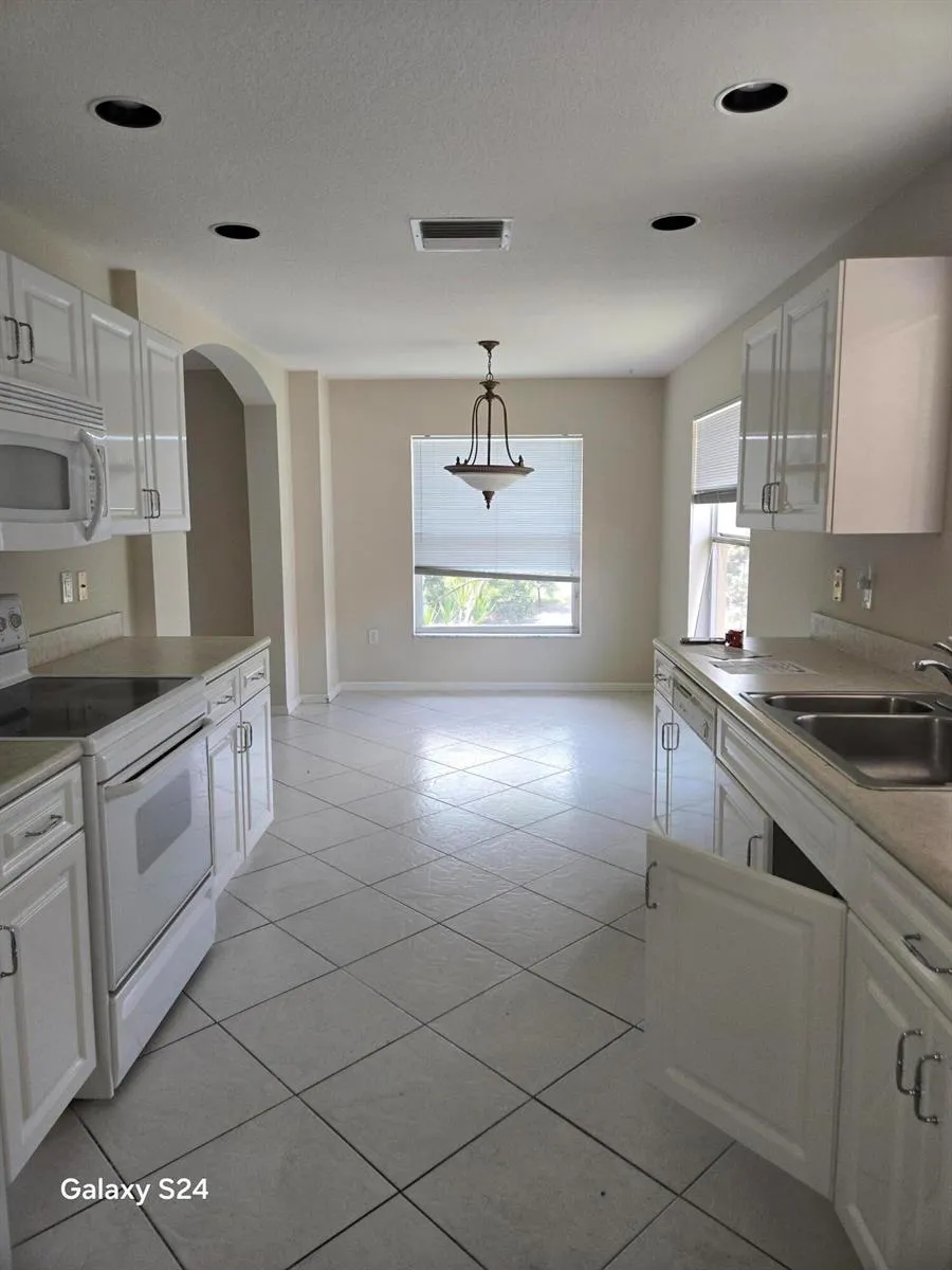 12418 Crystal Pointe Drive #202 Boynton Beach, FL 33437