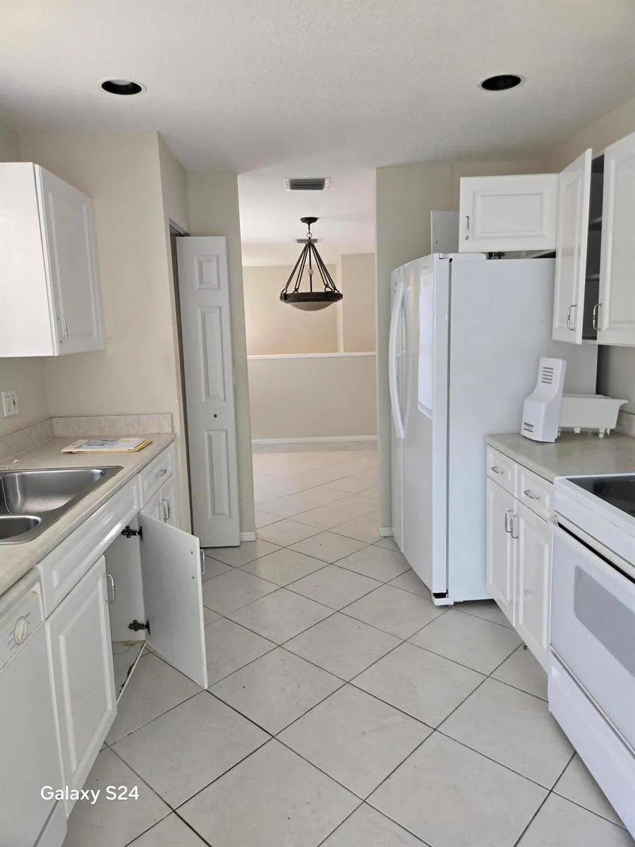 12418 Crystal Pointe Drive #202 Boynton Beach, FL 33437
