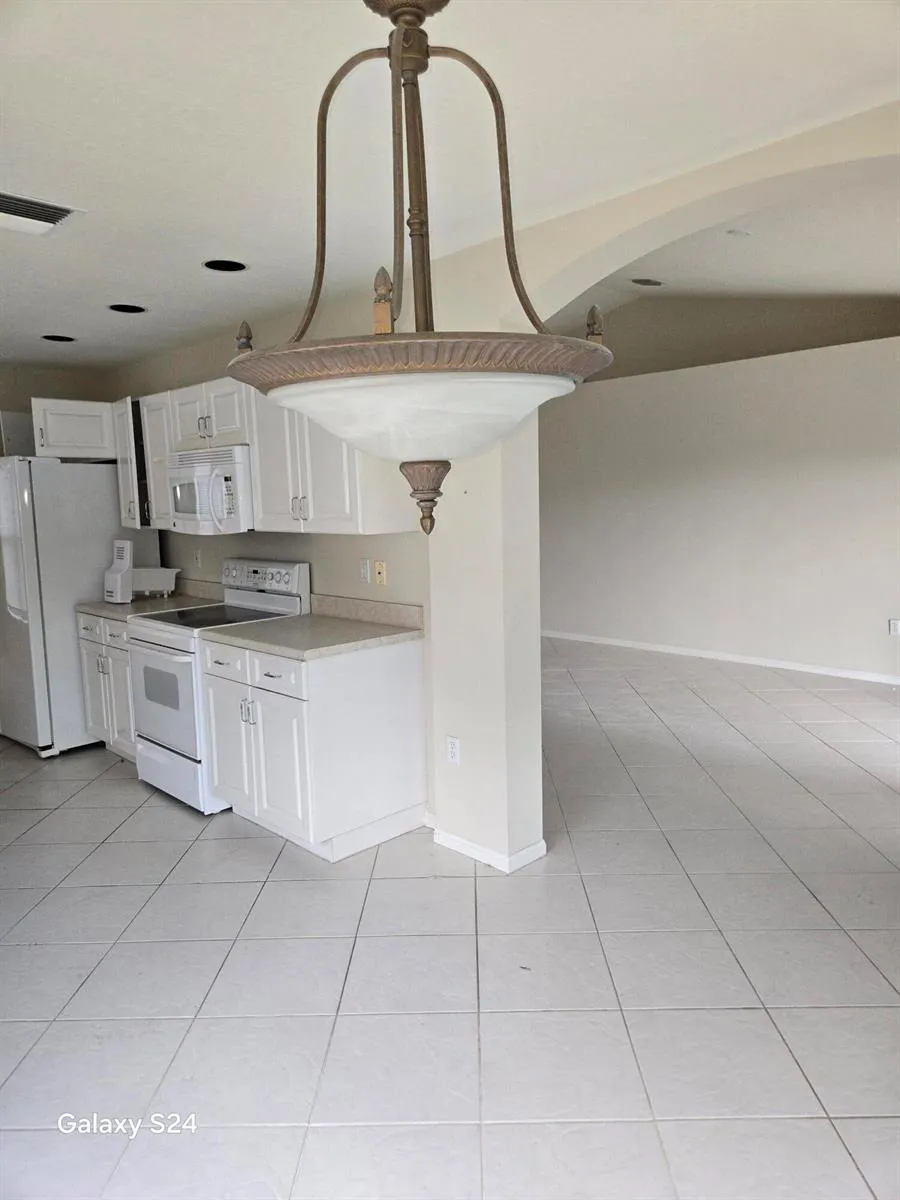 12418 Crystal Pointe Drive #202 Boynton Beach, FL 33437