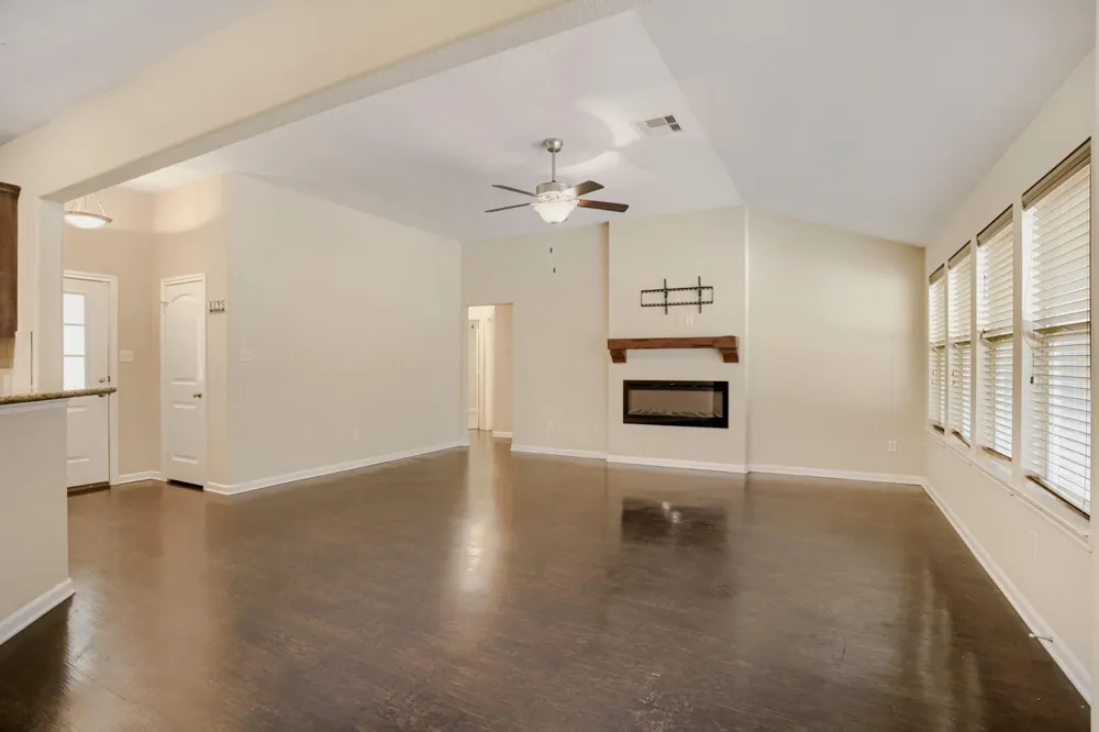 336 Wild Oak Drive Huffman, TX 77336
