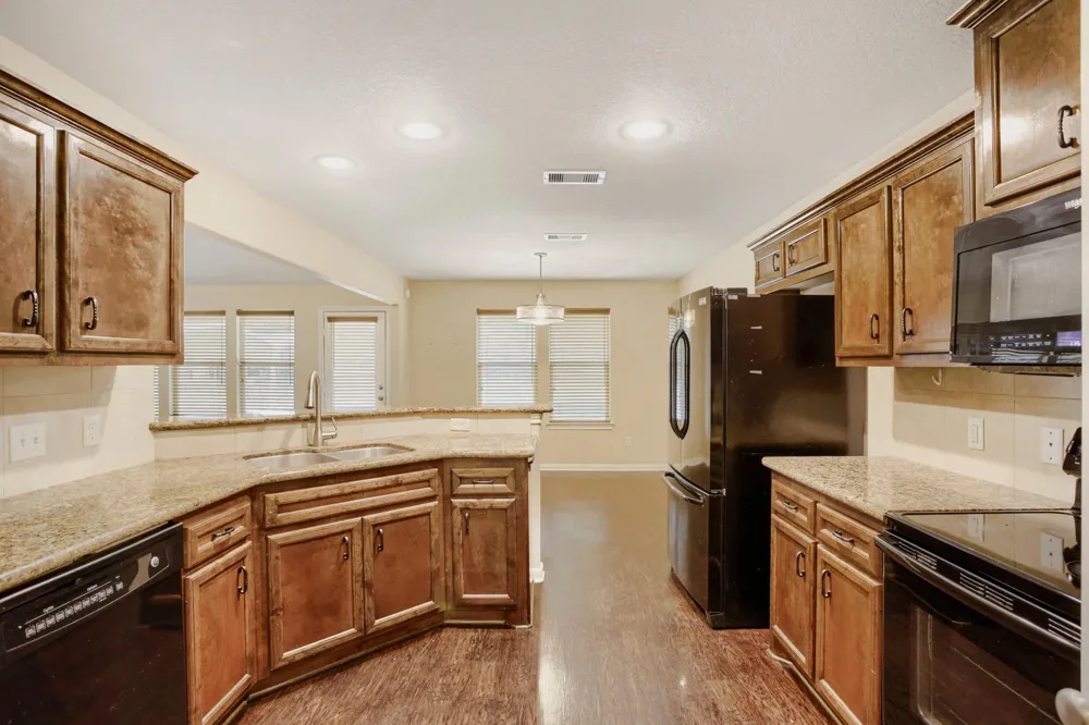 336 Wild Oak Drive Huffman, TX 77336