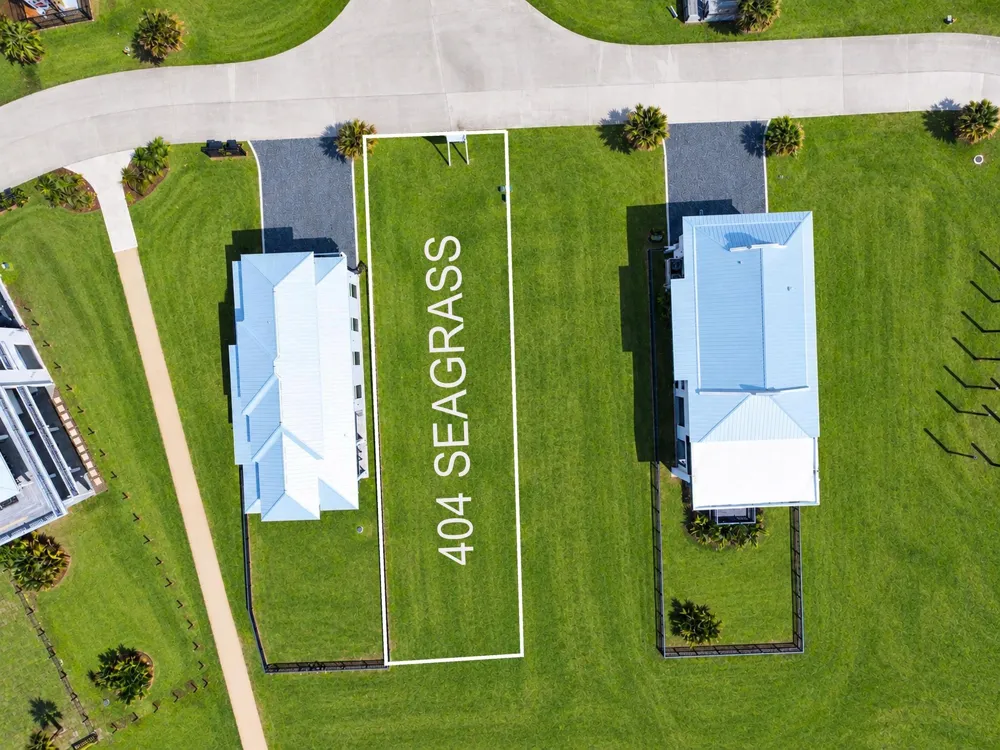 404 Seagrass Gilchrist, TX 77617