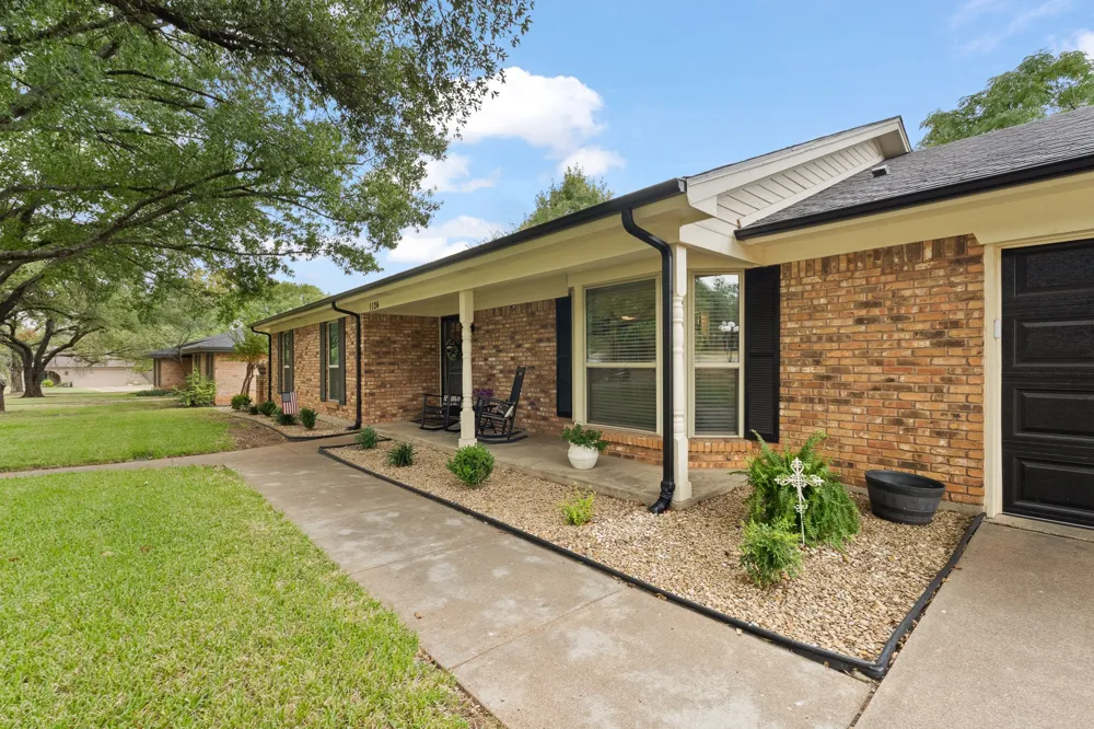 1124 Green River Trail Cleburne, TX 76033