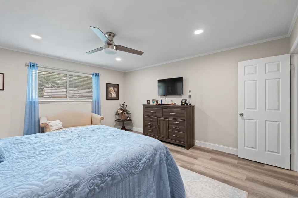 1124 Green River Trail Cleburne, TX 76033