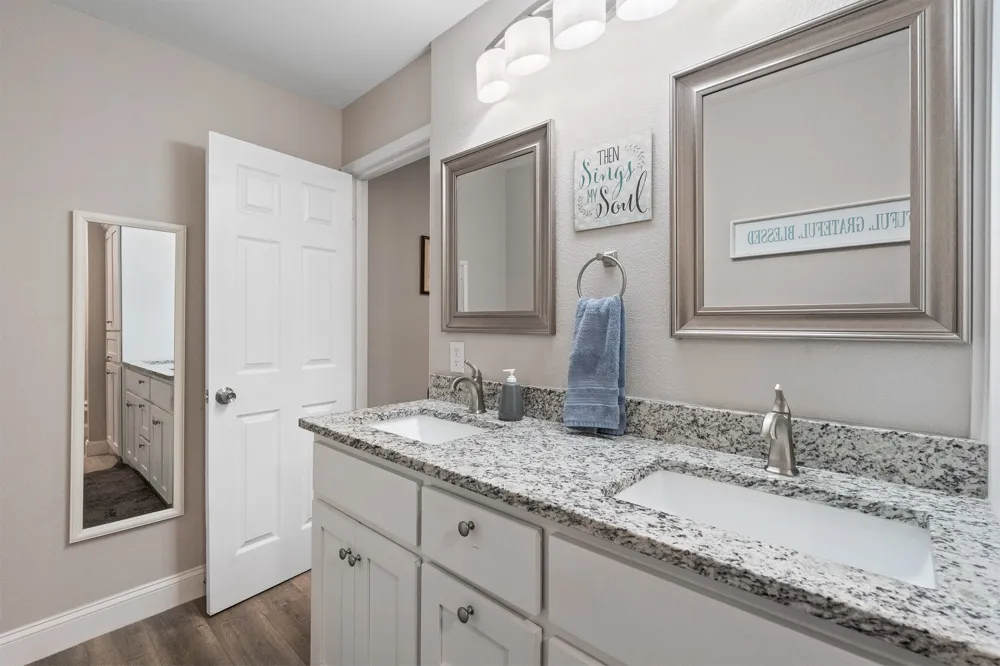 1124 Green River Trail Cleburne, TX 76033