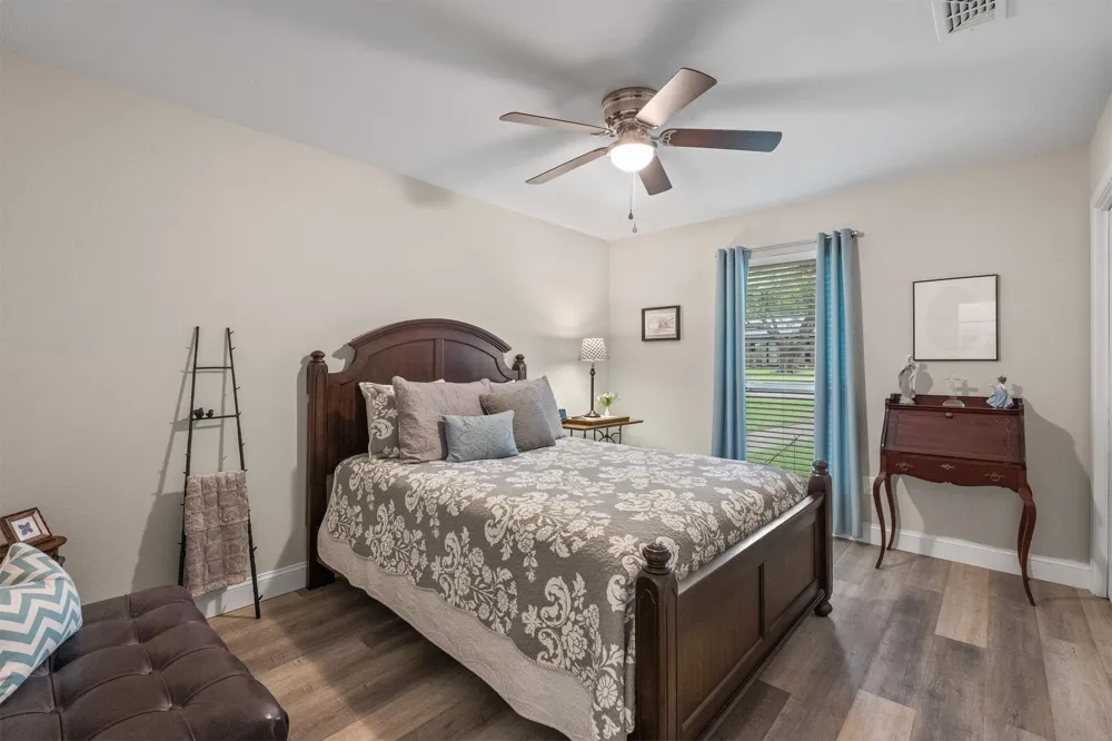 1124 Green River Trail Cleburne, TX 76033