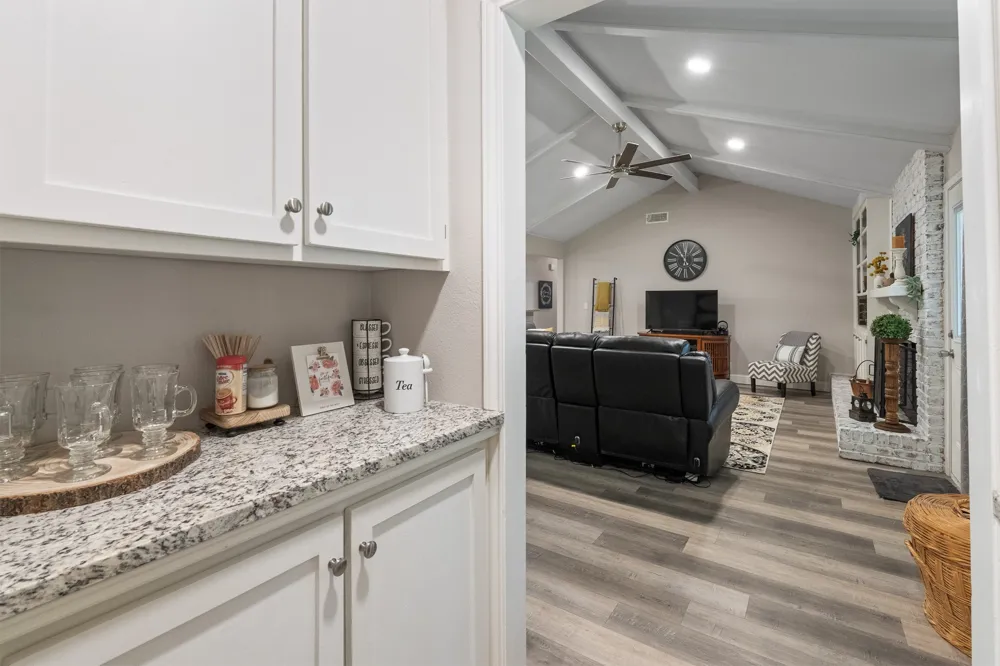 1124 Green River Trail Cleburne, TX 76033