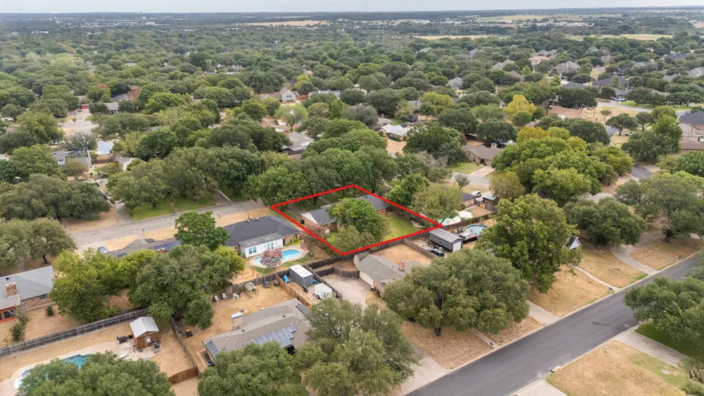 1124 Green River Trail Cleburne, TX 76033