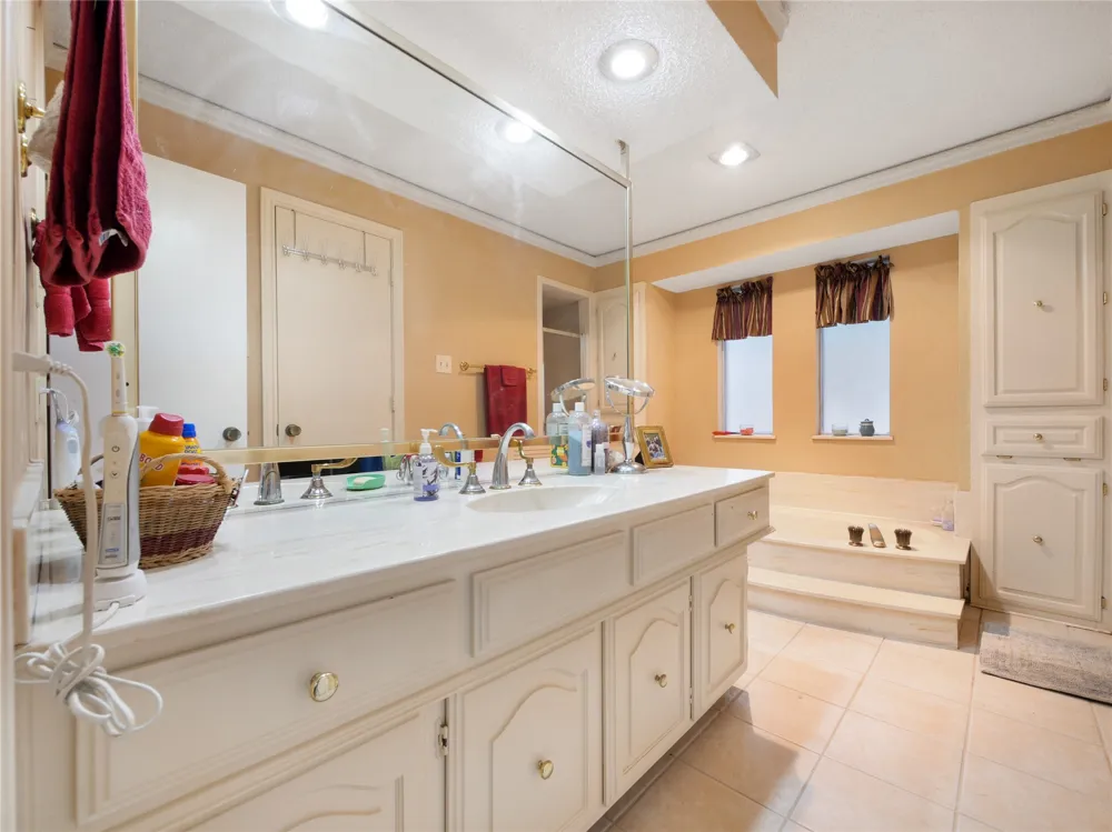 1409 Sun Valley Drive Garland, TX 75043