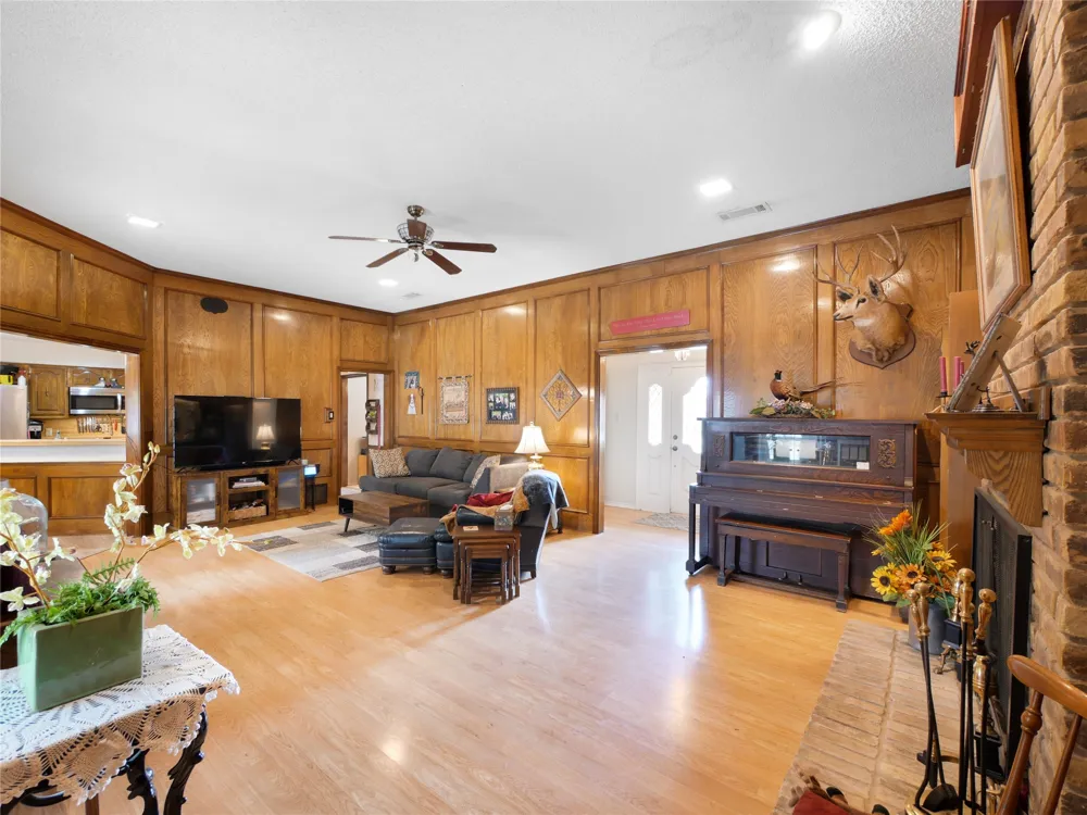 1409 Sun Valley Drive Garland, TX 75043