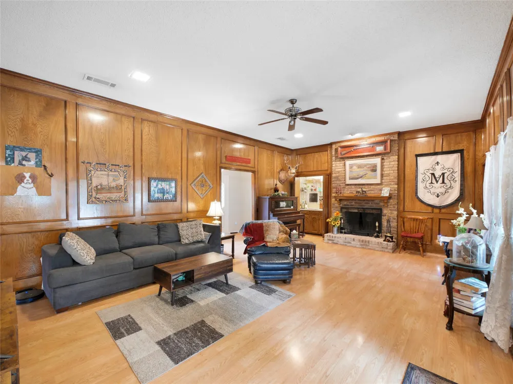1409 Sun Valley Drive Garland, TX 75043