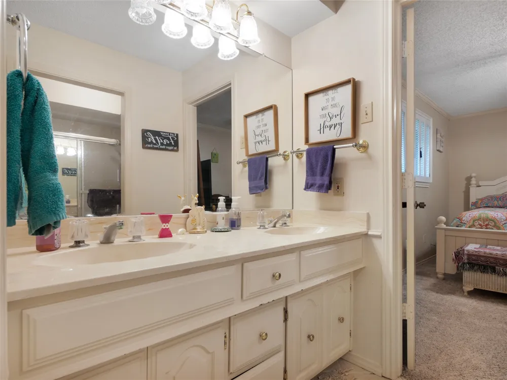 1409 Sun Valley Drive Garland, TX 75043