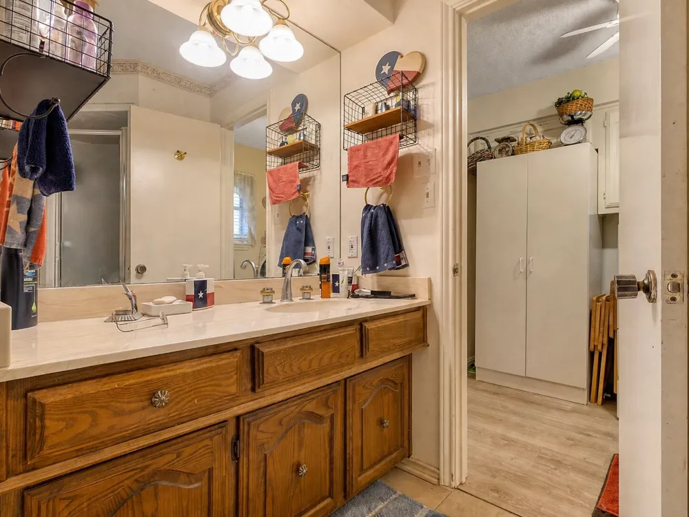 1409 Sun Valley Drive Garland, TX 75043