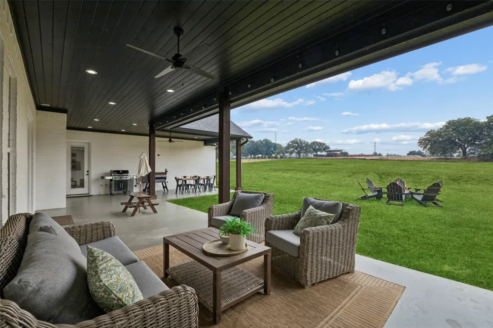1032 Bluebonnet Ridge Weatherford, TX 76087