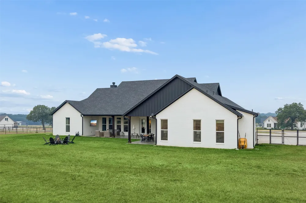 1032 Bluebonnet Ridge Weatherford, TX 76087