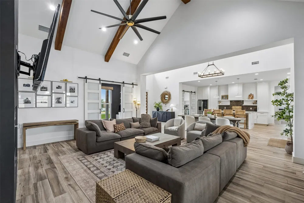 1032 Bluebonnet Ridge Weatherford, TX 76087