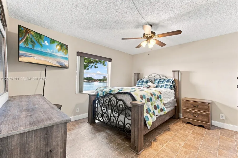 5510 Lakeside Dr #108 Margate, FL 33063