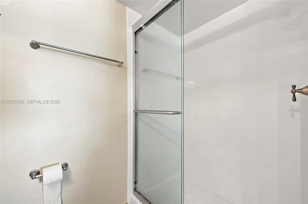 5510 Lakeside Dr #108 Margate, FL 33063