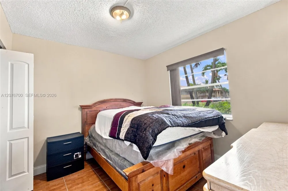 5510 Lakeside Dr #108 Margate, FL 33063