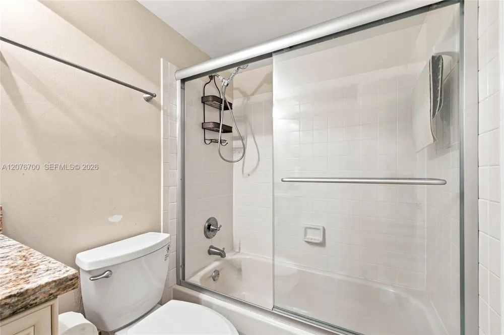 5510 Lakeside Dr #108 Margate, FL 33063
