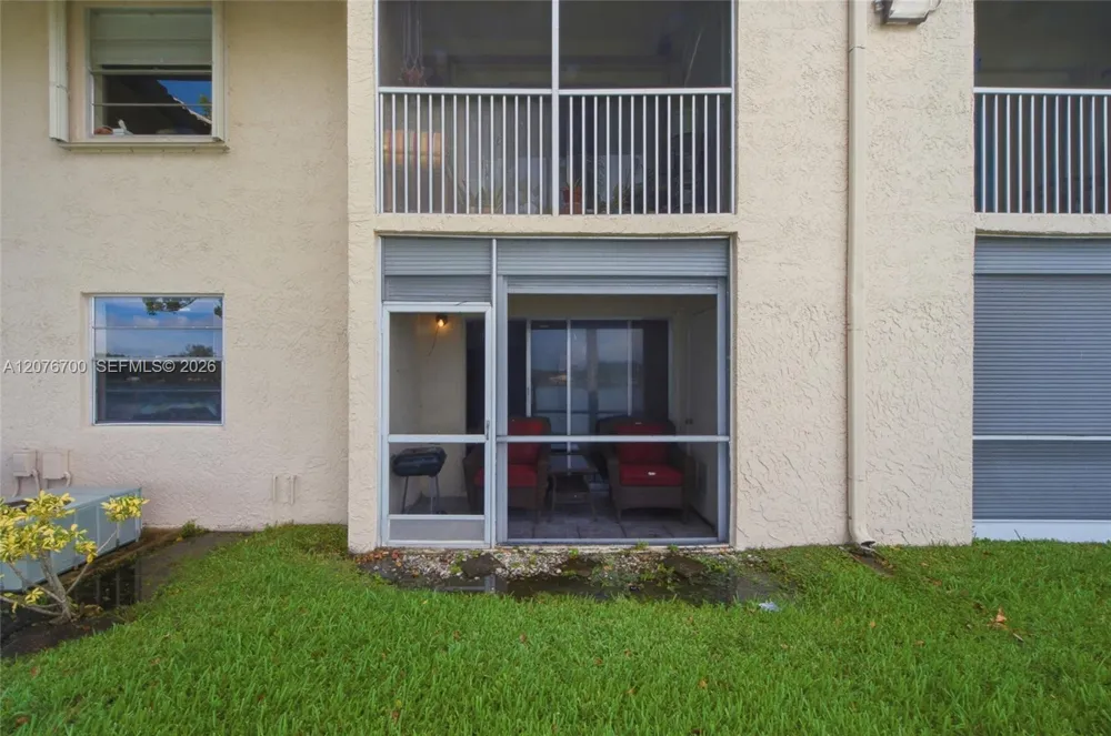 5510 Lakeside Dr #108 Margate, FL 33063