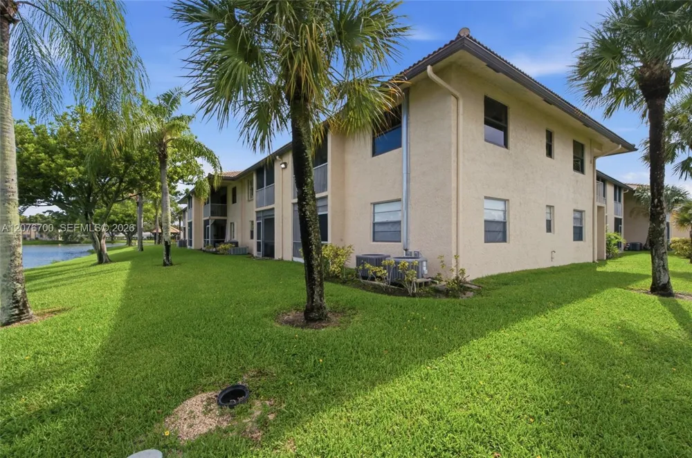 5510 Lakeside Dr #108 Margate, FL 33063