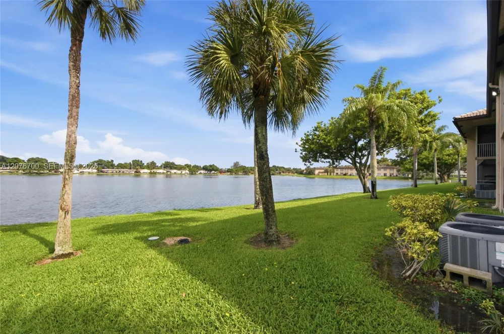 5510 Lakeside Dr #108 Margate, FL 33063