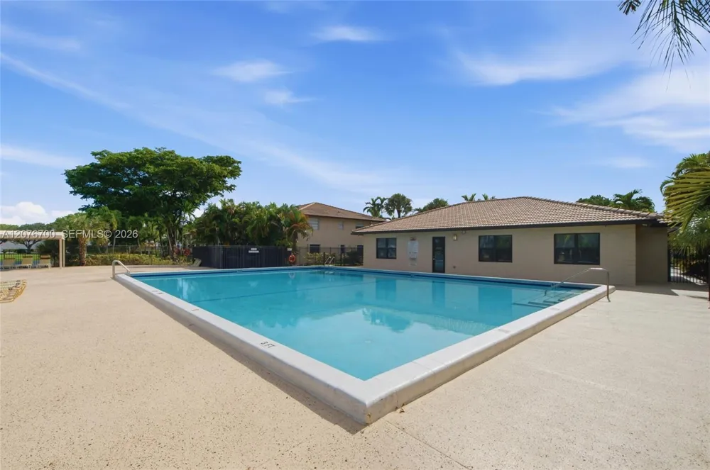 5510 Lakeside Dr #108 Margate, FL 33063