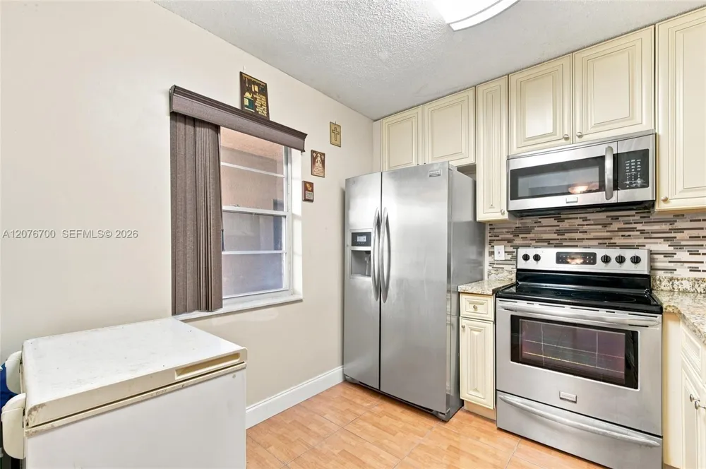 5510 Lakeside Dr #108 Margate, FL 33063