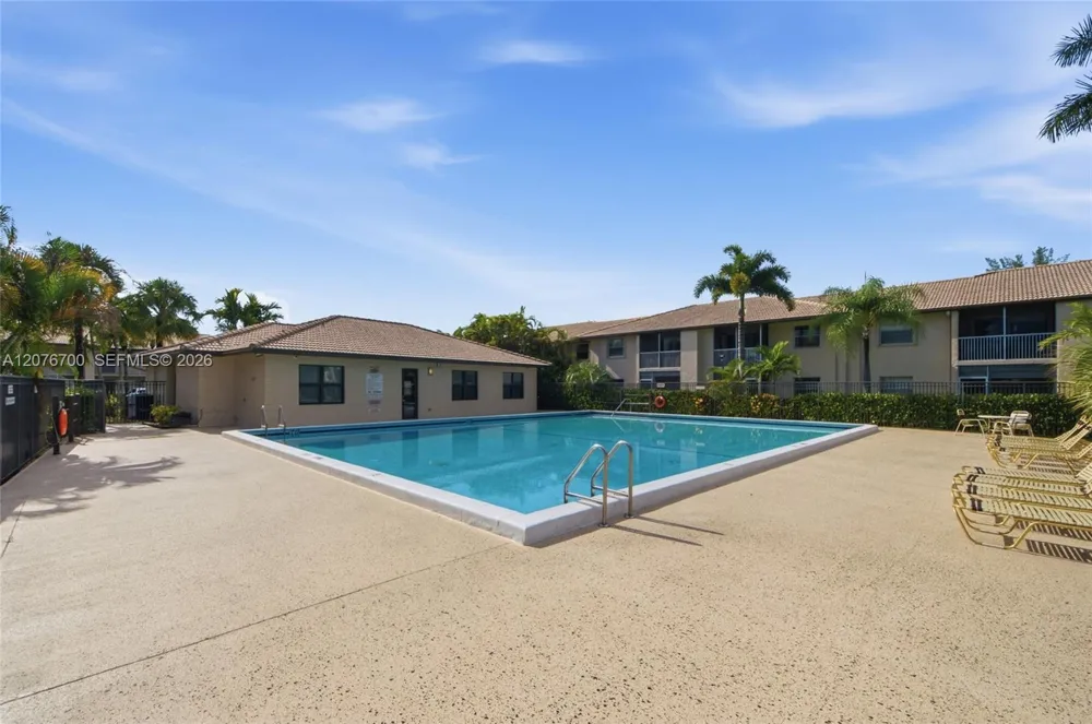 5510 Lakeside Dr #108 Margate, FL 33063