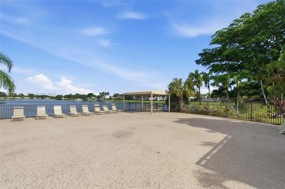 5510 Lakeside Dr #108 Margate, FL 33063