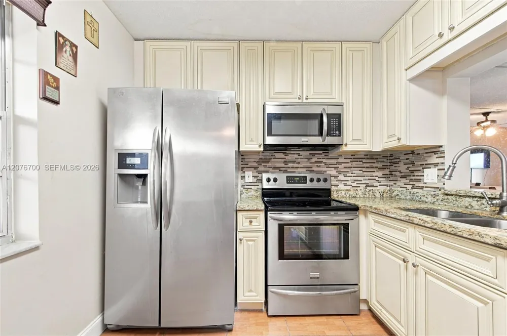 5510 Lakeside Dr #108 Margate, FL 33063