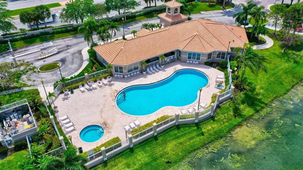 5045 Wiles Rd #201 Coconut Creek, FL 33073