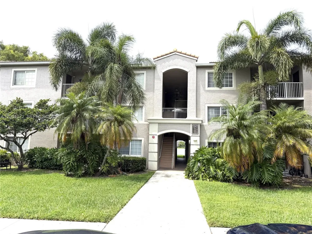 5045 Wiles Rd #201 Coconut Creek, FL 33073